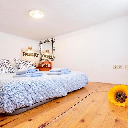 Original Loft En Lavapies Apartment Madrid Luaran gambar